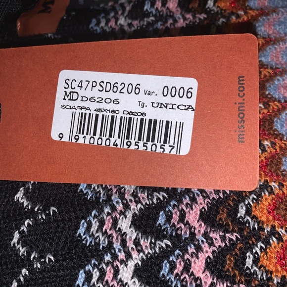 NWT-MISSONI SCARF AUTHENTIC - Picture 3 of 6